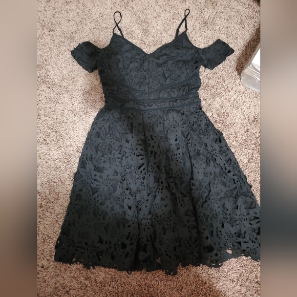 VENUS Dresses & Skirts - Venus black lace midi dress
